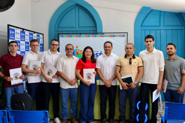 Prefeitura de José de Freitas empossa novos servidores da Educação