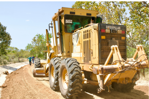 Prefeitura realiza construção de estrada vicinal na comunidade Alvorada